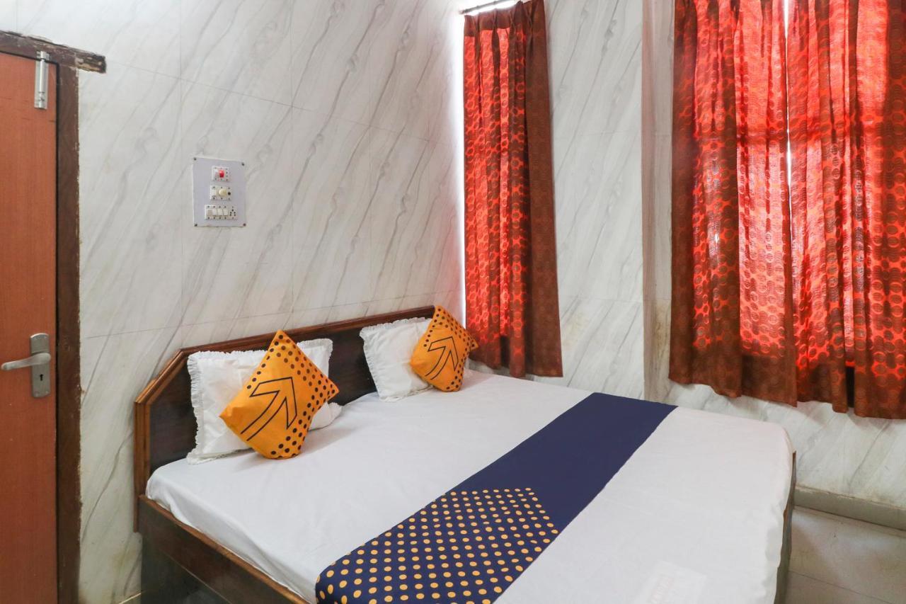 Spot On 67728 Ashish Guest House Jaunpur Exterior foto