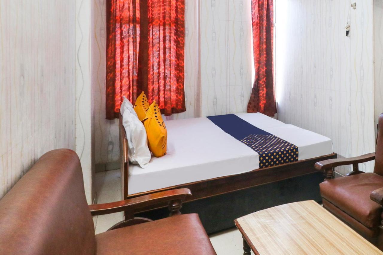 Spot On 67728 Ashish Guest House Jaunpur Exterior foto
