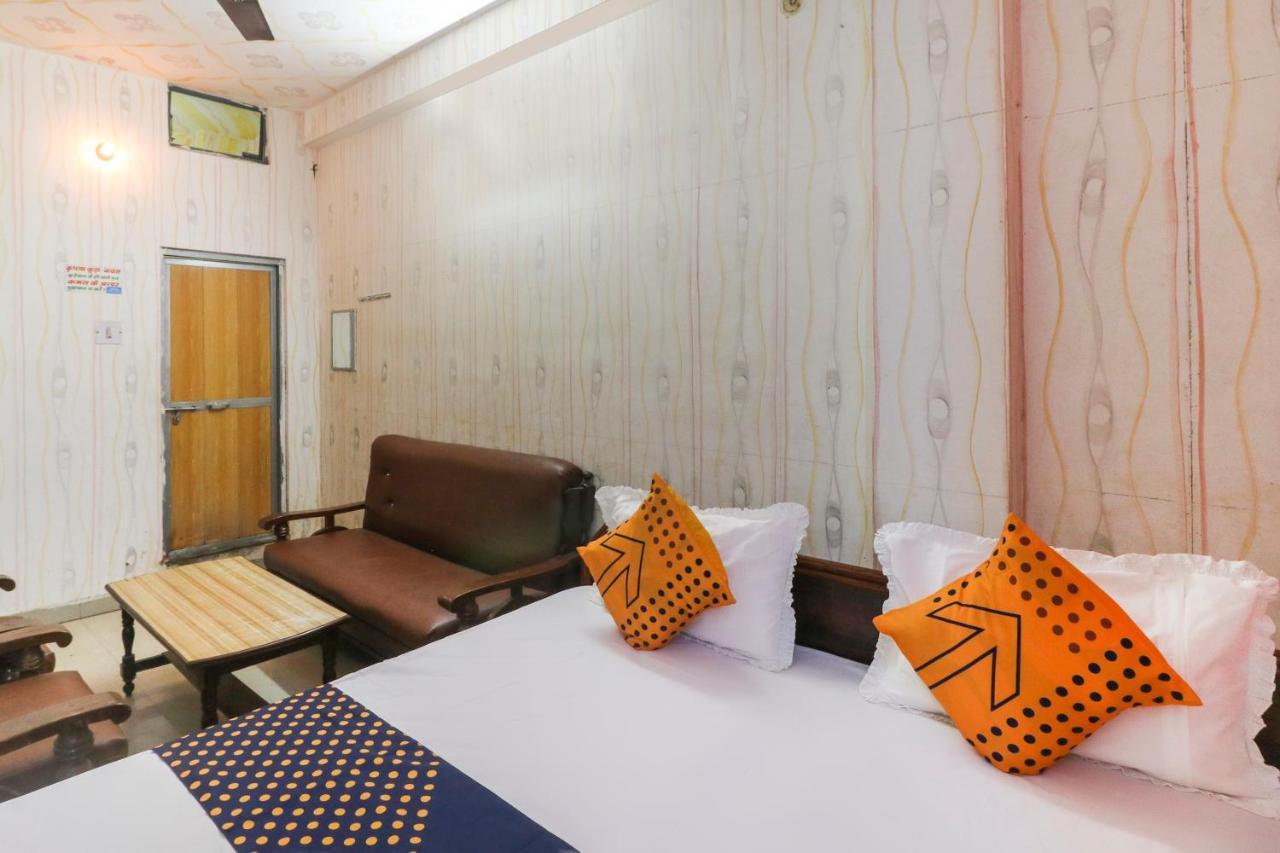 Spot On 67728 Ashish Guest House Jaunpur Exterior foto